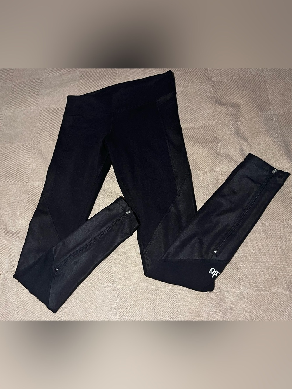 ALO Black Athletic Leggings with Ankle Zips